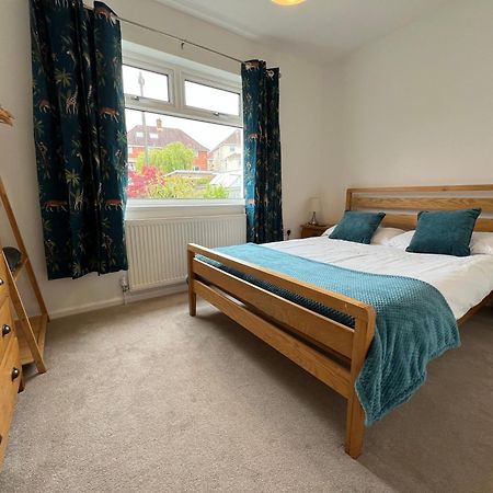 Gower Getaway - Parking & Ensuite Swansea Exterior foto